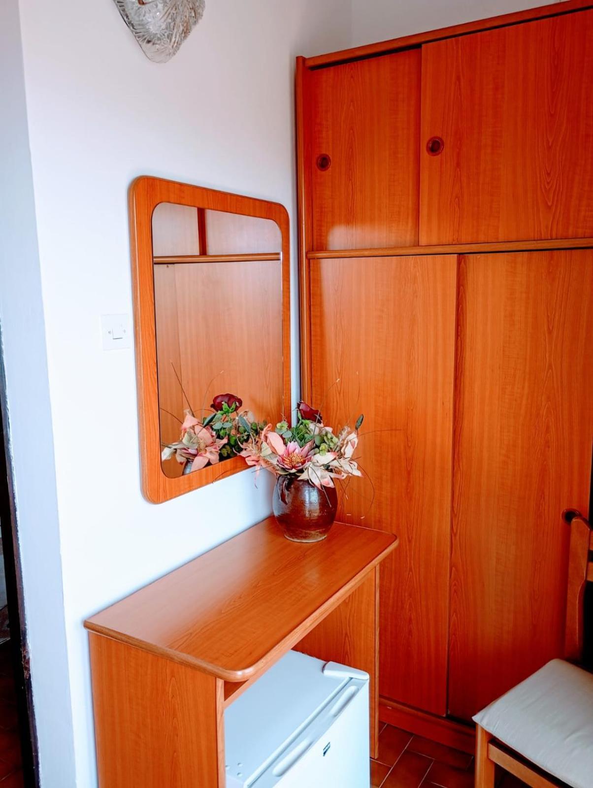 קרק Rooms Helena מראה חיצוני תמונה