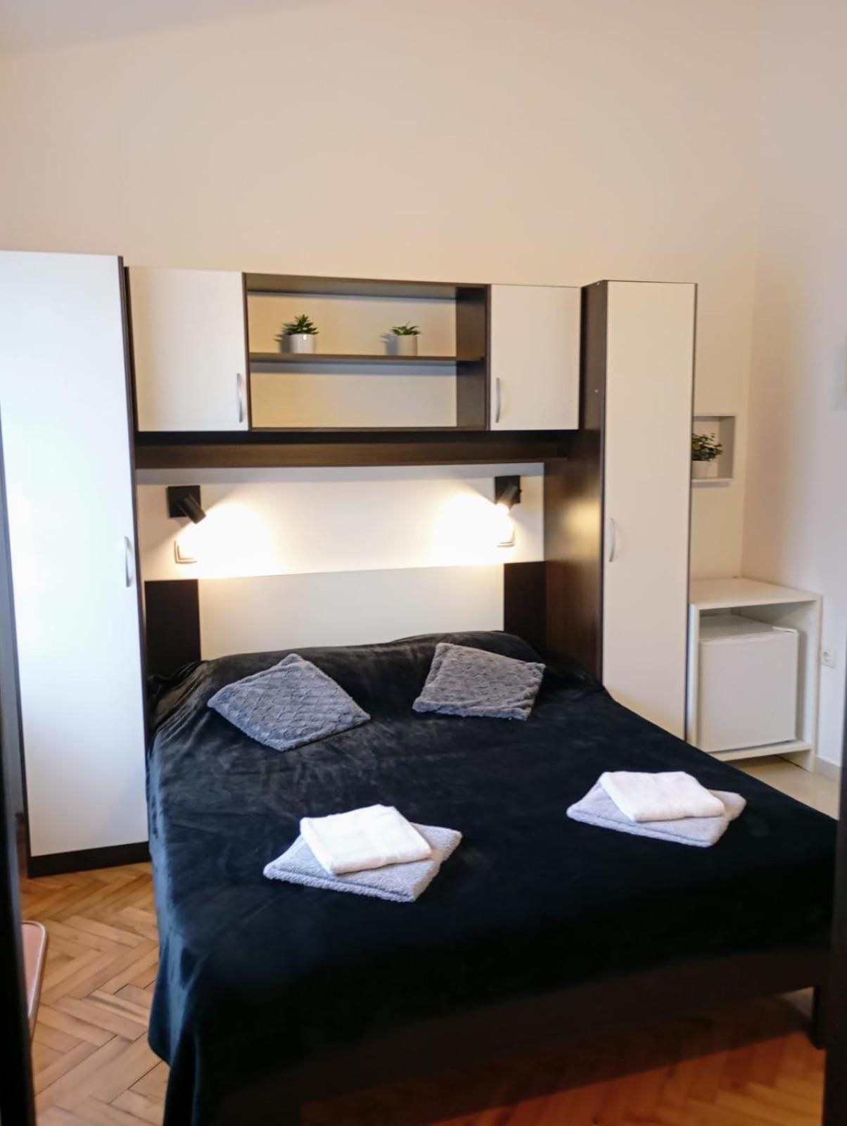 קרק Rooms Helena מראה חיצוני תמונה